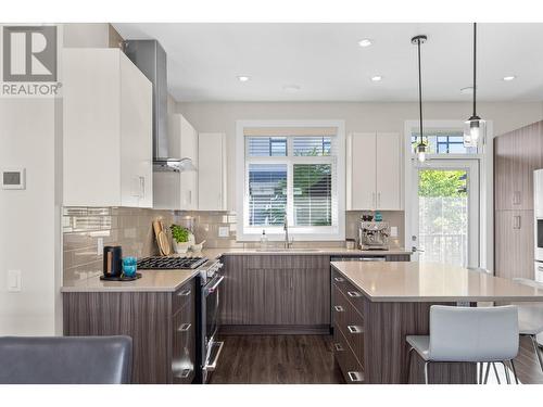 1102 Cameron Avenue Unit# 55, Kelowna, BC - Indoor Photo Showing Kitchen With Upgraded Kitchen