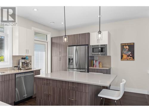 1102 Cameron Avenue Unit# 55, Kelowna, BC - Indoor Photo Showing Kitchen With Stainless Steel Kitchen With Upgraded Kitchen