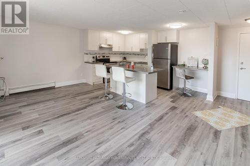 17 - 6287 O'Neil Street, Niagara Falls, ON - Indoor Photo Showing Kitchen