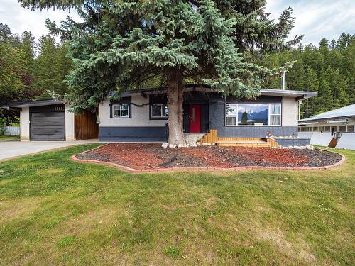 1261 Alexander Drive, Golden, BC - Outdoor