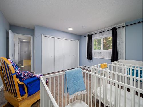 1261 Alexander Drive, Golden, BC - Indoor Photo Showing Bedroom