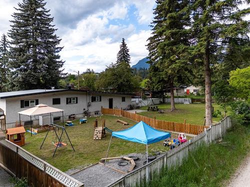 1261 Alexander Drive, Golden, BC - Outdoor With Backyard