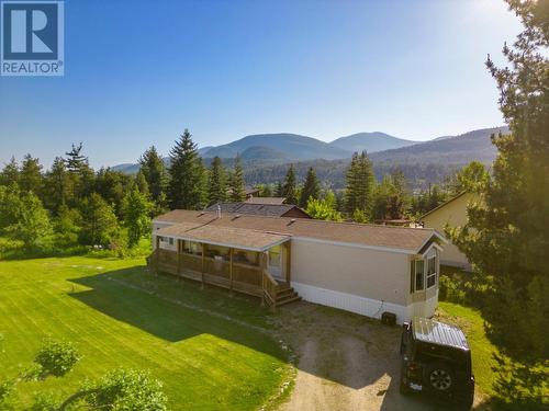 976 Waterloo  Road, Castlegar, BC - Outdoor With View