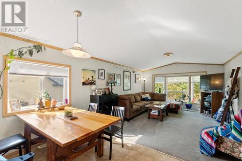 976 Waterloo  Road, Castlegar, BC - Indoor