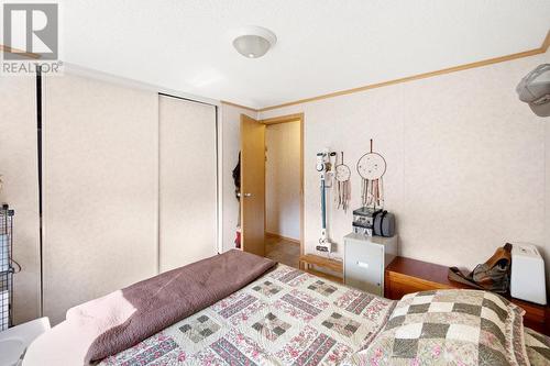 976 Waterloo  Road, Castlegar, BC - Indoor Photo Showing Bedroom