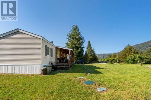 976 Waterloo  Road, Castlegar, BC - Outdoor