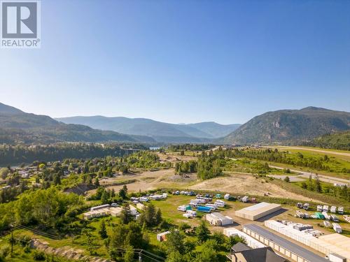 976 Waterloo  Road, Castlegar, BC - Outdoor With View