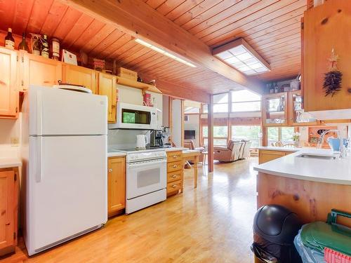 Kitchen - 300 Ch. Du Lac-Grand, Val-Des-Monts, QC - Indoor Photo Showing Kitchen