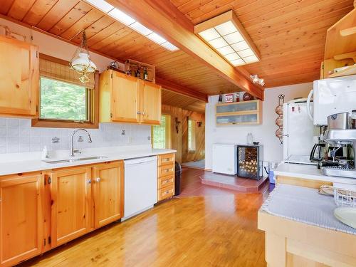 Cuisine - 300 Ch. Du Lac-Grand, Val-Des-Monts, QC - Indoor Photo Showing Kitchen