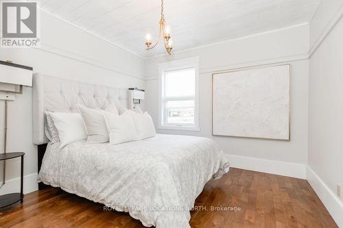 70 Wasaga Sands Drive, Wasaga Beach, ON - Indoor Photo Showing Bedroom