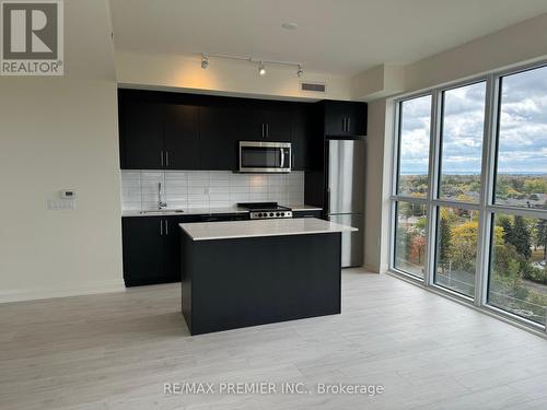 706 - 509 Dundas Street W, Oakville, ON - Indoor Photo Showing Kitchen