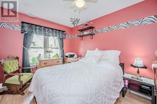 925 Highway 6, Hamilton, ON - Indoor Photo Showing Bedroom