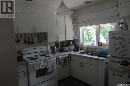 2837 Wascana Street, Regina, SK - Indoor Photo Showing Kitchen With Double Sink