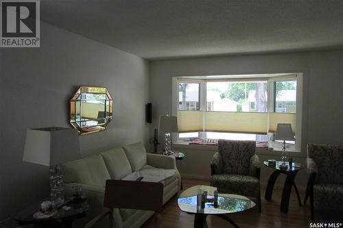 2837 Wascana Street, Regina, SK - Indoor Photo Showing Living Room