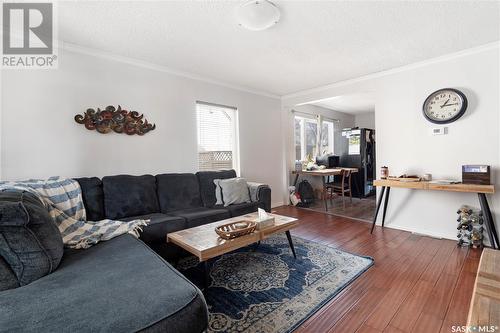 2741 Wallace Street, Regina, SK - Indoor Photo Showing Living Room