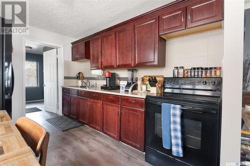 2741 Wallace Street, Regina, SK - Indoor Photo Showing Kitchen