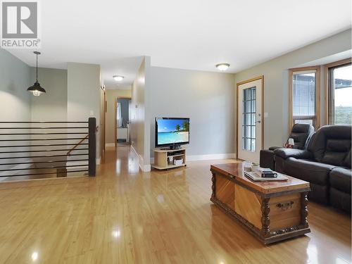 84 Westridge Drive, Williams Lake, BC - Indoor Photo Showing Living Room