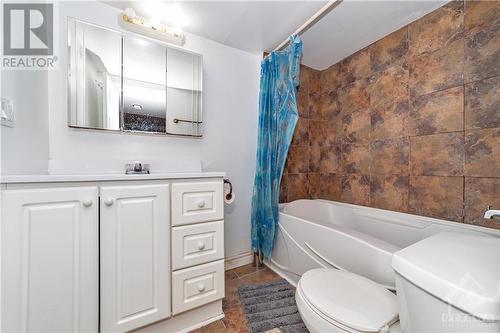 969 Beaudry Street, Ottawa, ON - Indoor Photo Showing Bathroom