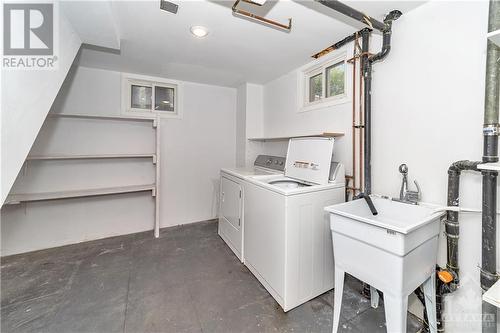 969 Beaudry Street, Ottawa, ON - Indoor Photo Showing Laundry Room