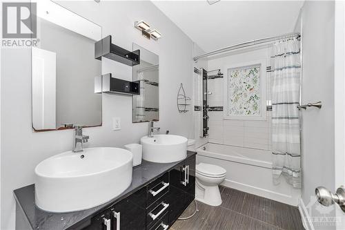 969 Beaudry Street, Ottawa, ON - Indoor Photo Showing Bathroom