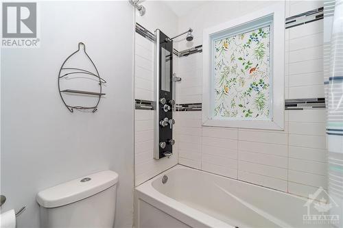 969 Beaudry Street, Ottawa, ON - Indoor Photo Showing Bathroom