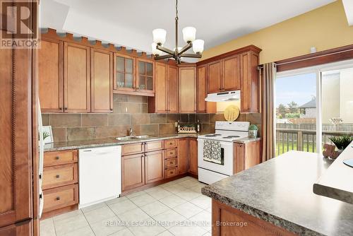 323 Queenston Road, Niagara-On-The-Lake, ON - Indoor Photo Showing Kitchen