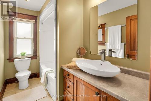 323 Queenston Road, Niagara-On-The-Lake, ON - Indoor Photo Showing Bathroom