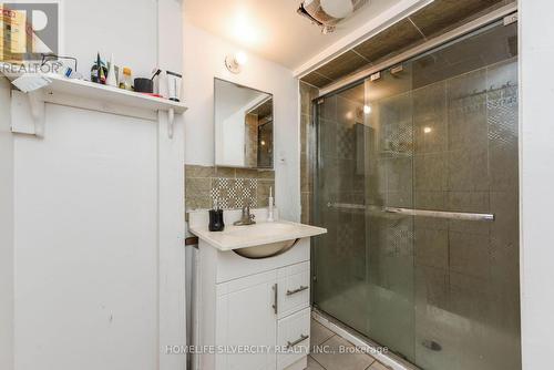 7714 Redstone Road, Mississauga, ON - Indoor Photo Showing Bathroom