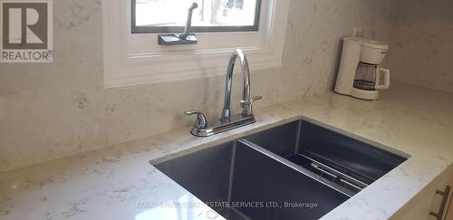 3631 Shadbush Court, Mississauga, ON - Indoor Photo Showing Kitchen