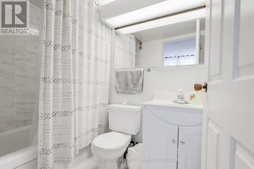 808 - 105 Mccaul Street, Toronto (Kensington-Chinatown), ON - Indoor Photo Showing Bathroom