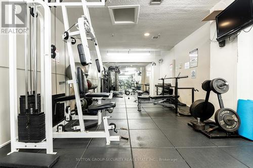 808 - 105 Mccaul Street, Toronto (Kensington-Chinatown), ON - Indoor Photo Showing Gym Room