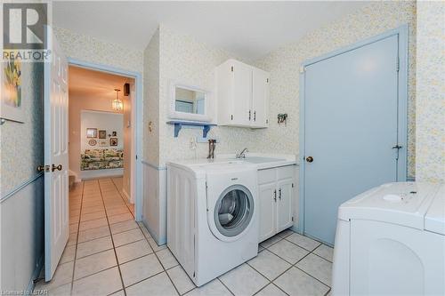 67 Toynbee Crescent, Kitchener, ON - Indoor Photo Showing Laundry Room
