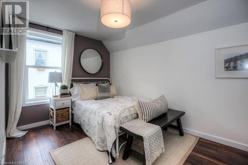 101 Charles Street E, Kitchener, ON - Indoor Photo Showing Bedroom