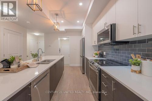 945 Bamford Terrace, Peterborough, ON - Indoor Photo Showing Kitchen With Double Sink With Upgraded Kitchen