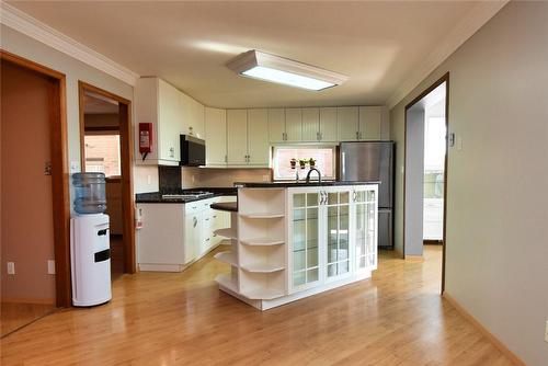 14 Ingrid Court, Hamilton, ON - Indoor Photo Showing Kitchen