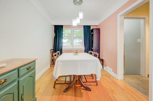 1 Bryant Court, Hamilton, ON - Indoor Photo Showing Dining Room