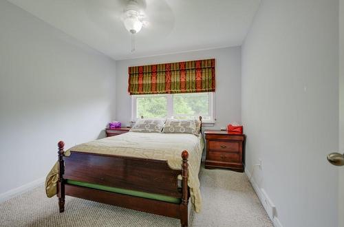 1 Bryant Court, Hamilton, ON - Indoor Photo Showing Bedroom