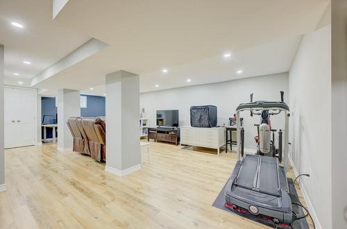 1 Bryant Court, Hamilton, ON - Indoor Photo Showing Gym Room