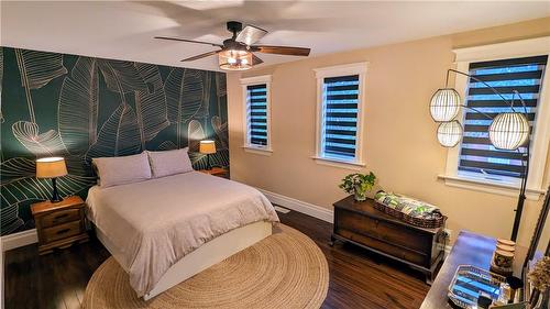 428 King William Street, Hamilton, ON - Indoor Photo Showing Bedroom