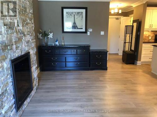 206 - 320 Sugarcreek Trail, London, ON - Indoor Photo Showing Kitchen