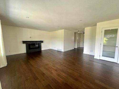 1516 Rosewood Lane, Castlegar, BC - Indoor Photo Showing Living Room With Fireplace