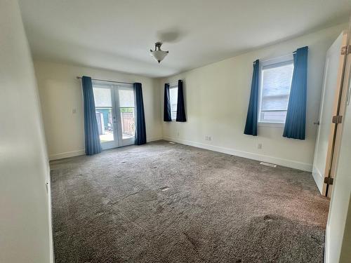 1516 Rosewood Lane, Castlegar, BC - Indoor Photo Showing Other Room