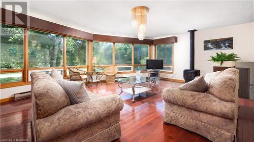 97 Dorena Crescent, Sauble Beach, ON - Indoor Photo Showing Living Room