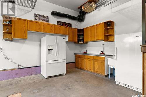 3525 Evans Court, Regina, SK - Indoor Photo Showing Kitchen