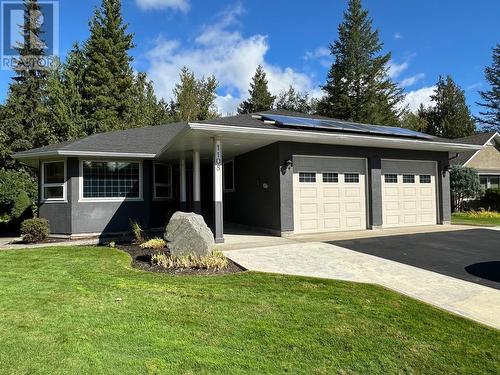 1108 Pineridge Crescent, Revelstoke, BC - Outdoor With Facade