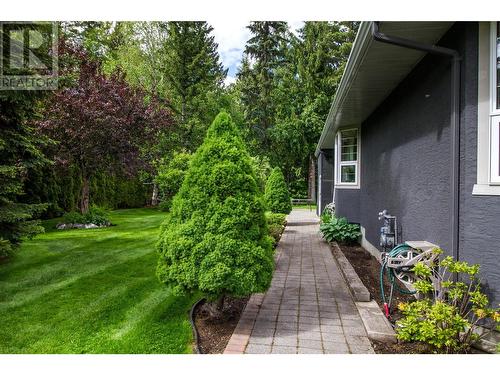 1108 Pineridge Crescent, Revelstoke, BC - Outdoor