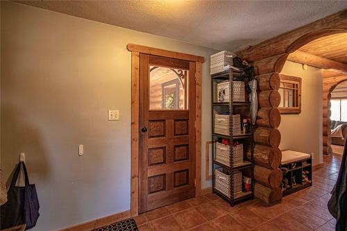 242 Road 9, Oliver, BC - Indoor Photo Showing Other Room