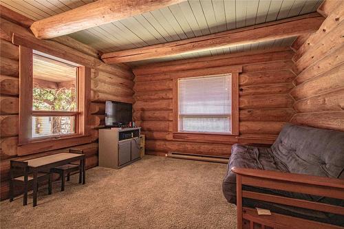 242 Road 9, Oliver, BC - Indoor Photo Showing Other Room