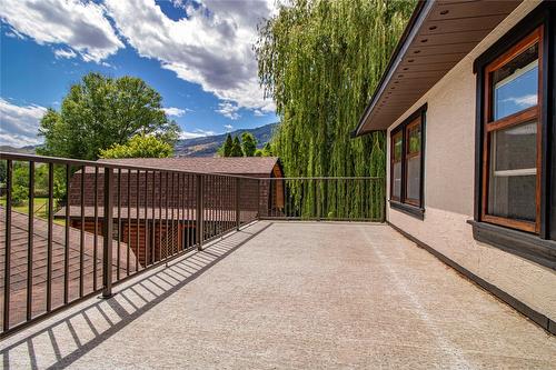 242 Road 9, Oliver, BC - Outdoor With Exterior