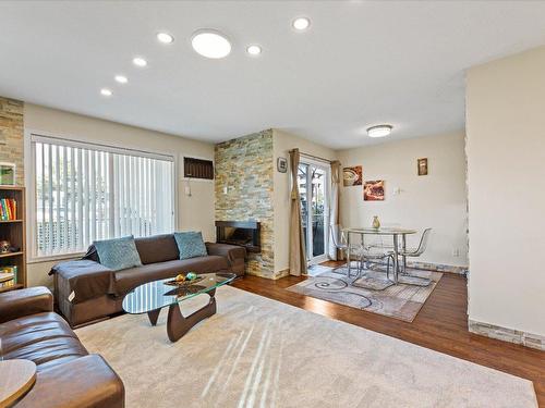 107-2035 Baron Road, Kelowna, BC - Indoor Photo Showing Living Room